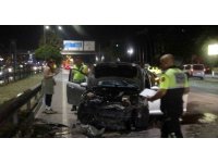 Aracın hurdaya döndüğü kazayı burnu bile kanamadan atlattı