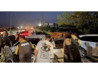 Antalya’da kontrolden çıkan otomobil park halindeki araçları hurdaya çevirdi: 4 yaralı