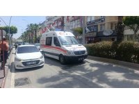 Antalya’da yaya geçidinden geçmeye çalışan Alman turistin ayağını otomobil ezdi