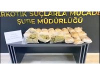 Osmaniye’de minibüsün bagajındaki bavuldan uyuşturucu çıktı