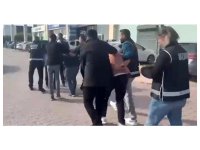Ruhsatı bulunmayan işletmenin sahibinden 2 milyon TL alan şüphelilere yönelik operasyonun görüntüleri ortaya çıktı