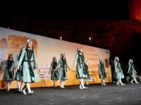 Alanya’da kültürleri buluşturan dans ve müzik şöleni başladı