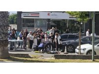 Yaya yolunu kullanan 3 tekerli motosiklet ile otomobil çarptıştı: 1 yaralı