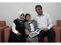 6 yaşındaki otizmli anaokulu öğrencisi hayal dünyasını hikaye kitabına dönüştürdü