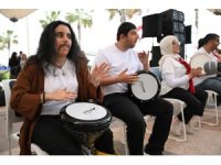 Mersin’de engeller sanat ve müzikle aşıldı