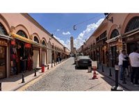 Büyük Saat esnafından belediyeye bakımsızlık ve trafik tepkisi: "Sahipsiz Adana"