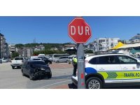 Manavgat’ta aşırı hız kaza yaptırdı: 2 yaralı