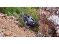 Otomobil şarampole yuvarlandı:3’ü çocuk 5 kişi yaralandı