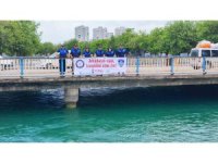 Adana’da polis kağıt oyununa ara verdirip, boğulma bilgilendirmesi yaptı
