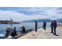 Tur teknesinde rahatsızlanan turistin yardımına deniz polisi yetişti
