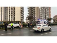 Alanya’da kontrolden çıkan otomobil refüje çıktı