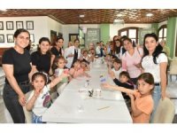 Kepez’de anne ve çocuklar renkli mum atölyesine katıldı