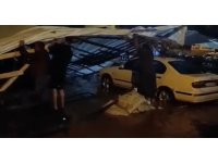 Adana’da sağanak yağış yolları göle çevirdi