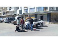 Bisikletli çocuğa çarpmamak için motosikletini devirip yaralandı