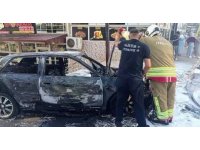 Hatay’da park halindeki otomobil alevler içinde yandı