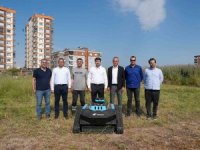 Tarsus’ta Park ve Bahçeler Müdürlüğüne yeni nesil biçme makinesi