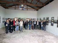 İletişim Fakültesi öğrencileri Kozan’ın kurtuluşuna tanıklık eden tarihi belgeleri yerinde inceledi