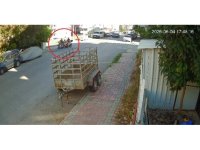 Motorlu bisiklet ile elektrikli bisiklet çarpıştı, 4 yaşındaki çocuk yaralandı