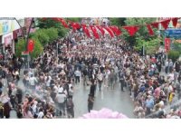 Isparta’da Uluslararası Gül Festivali coşkusu: Binlerce kişi kortejde buluştu