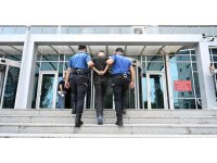 Kırmızı bültenle aranan hükümlü havalimanında yakalandı