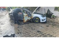 Seyir halindeyken alev topuna döndü, sürücü son anda kendini dışarı atarak kurtuldu