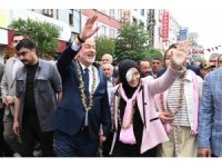 Başkan Başdeğirmen: "Gül festivalimizi birlik ve beraberlik içinde dünyaya tanıttık"