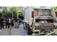 Çöp kamyonunun çarptığı yaşlı kadın hayatını kaybetti