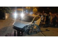 İki araçla çarpışan otomobilden burnu kanamadan çıktı