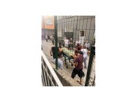 Hamile kadın ve oğlu yangından kurtarıldı
