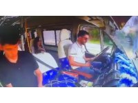 Adana’da sürücü uyudu, dolmuş duvara çarptı: 7 yaralı