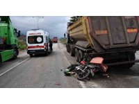 Hafriyat kamyonuyla çarpışan motosikletin sürücüsü yaralandı