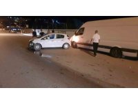 Isparta’da kontrolden çıkan otomobil park halindeki araca çarptı: 1 yaralı