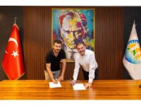Mersin’de dezavantajlı bireyler su sporlarıyla buluşuyor