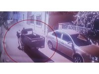 Esnafın motosikletini çalan hırsızlar kamerada
