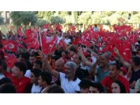 Milli maç heyecanını İHL bahçesinde dev ekranda izlediler