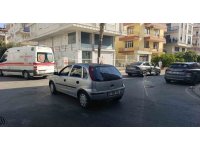 Otomobiller çarpıştı, kaza anı kameraya yansıdı
