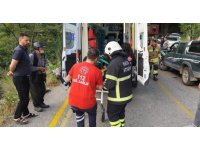 Belen’de pikapla çarpışan motosikletin sürücüsü şarampole yuvarlandı