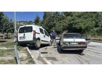 Burdur’da otomobil ile hafif ticari araç çarpıştı: 5 yaralı