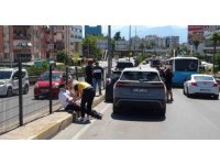 Üst geçitte 4 araç birbirine girdi: 1 yaralı