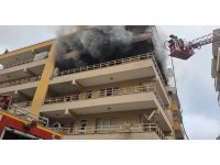 İskenderun’da apartman dairesinden alevler yükseldi