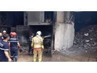 Payas’ta iş yeri alevlere teslim oldu