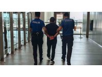 13 yıl hapis cezasıyla aranan şahıs havalimanında yakalandı