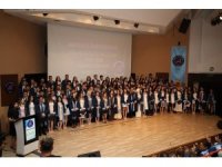 Akdeniz Üniversitesi’nde diş hekimleri mezun oldu
