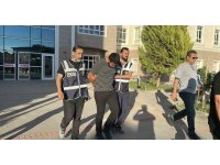 Burdur’da evine gelen adamı öldüren genç tutuklandı