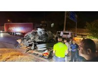 Aracın motorunun fırlayıp barakaya girdiği kazada, sürücü hayatını kaybetti