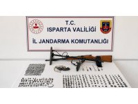 Isparta’da tarihi eser kaçakçılığı operasyonu: 421 sikke ele geçirildi