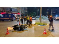 Alanya’da hafif ticari araçla çarpışan motosikletli genç yaralandı