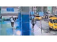 Otogarın dışındaki çuvala gizlediği bıçağı alıp 2 güvenlik görevlisini yaraladı