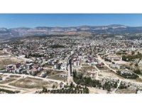 Mut’ta yağışın bozduğu yollar yenilendi