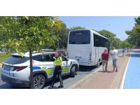 Otel servisiyle çarpışan motosikletli yaralandı